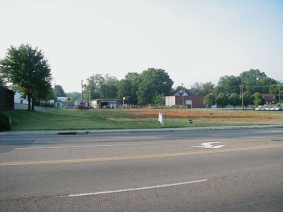 3rd image of 103 W Morris Blvd