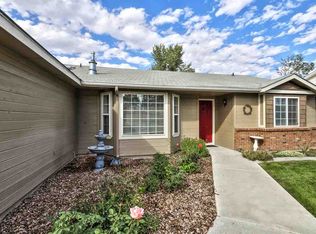 82 W Woodbury Dr, Meridian, ID 83646