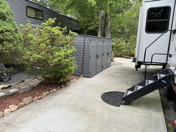 4th image of 4229 E Pkwy #193-lot 193