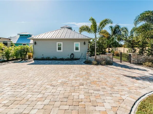 8574 SW Sand Crane Cir, Arcadia, FL 34269
