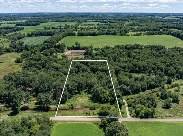 7509 Genesee Rd, Litchfield, MI 49252