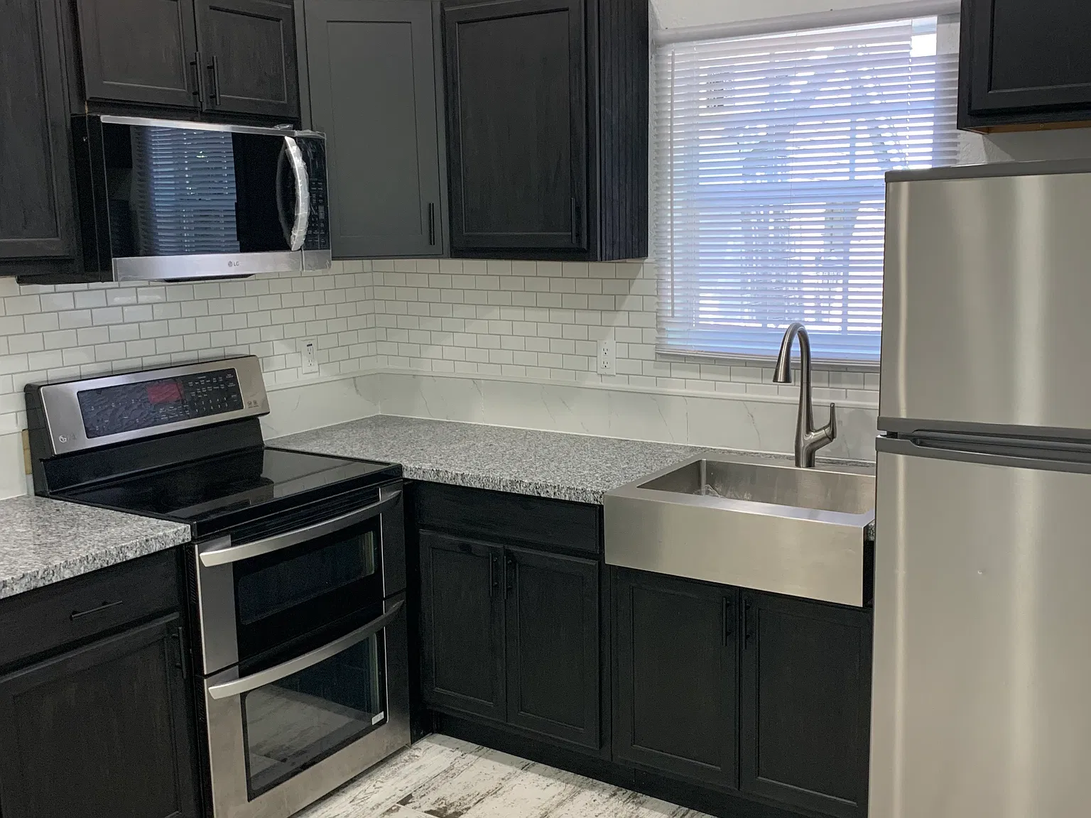 3 bed, 1400 sqft, $2,560 — Photo 2
