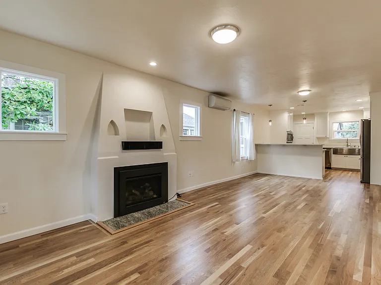171 W 18th Ave — Photo 7