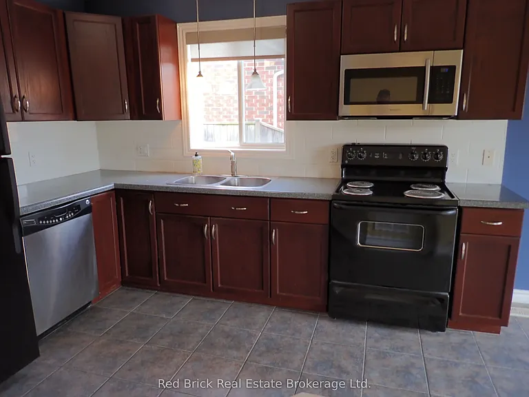 77 Summit Ridge Dr #UPPER — Photo 3