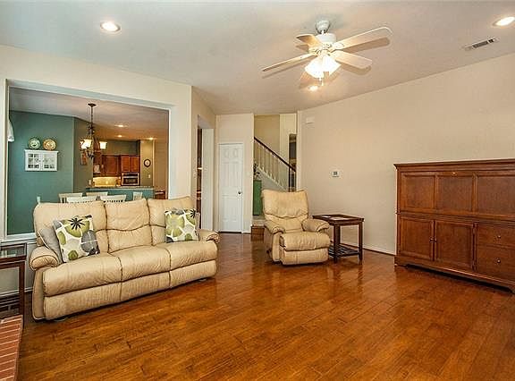 4th image of 1344 Burlington Dr
