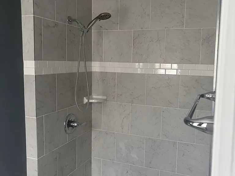 116 Crestview Dr — Photo 2