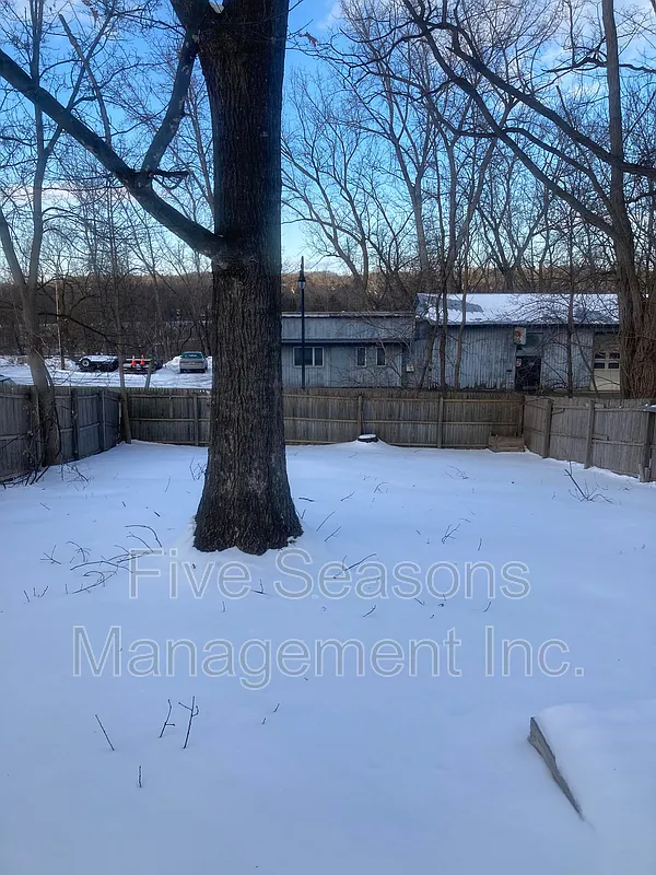 2 bed, 1.0 bath, 700 sqft, $1,600 — Photo 3