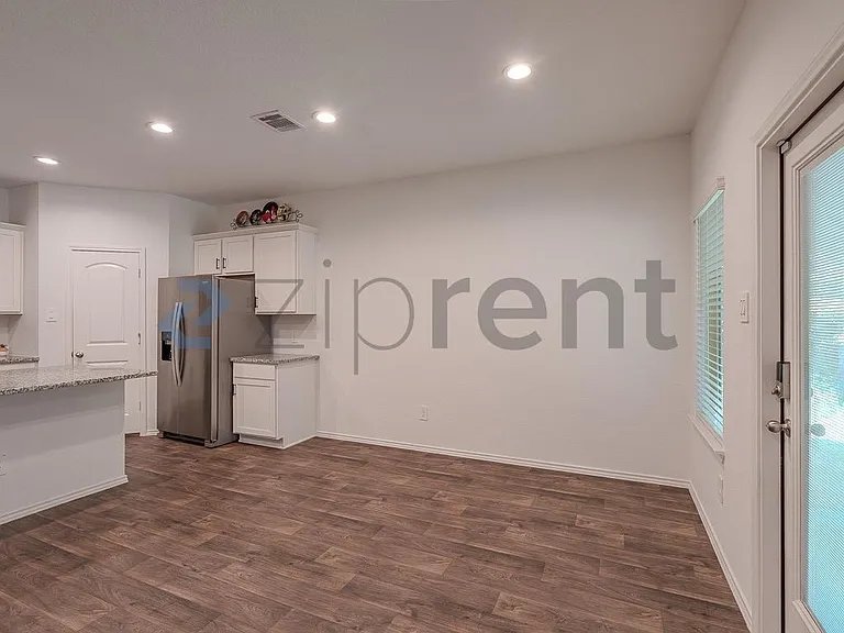 2914 Roman Forest Blvd — Photo 9