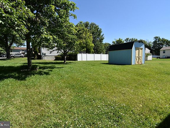 3rd image of 8404 Lucerne Rd