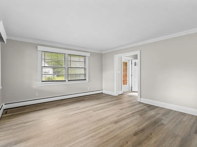 4200 Dartmouth St — Photo 9