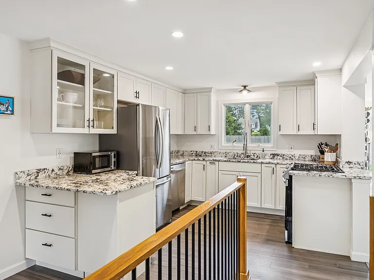14 Hammond Rd — Photo 10