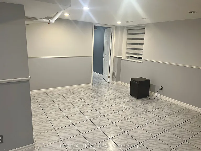 272 Nahani Way #BASEMENT — Photo 10