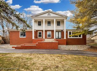 4267 Mar Moor Dr, Lansing, MI 48917