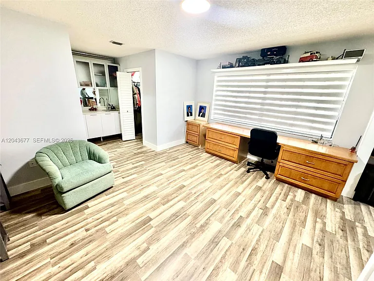 18701 Wentworth Dr — Photo 12