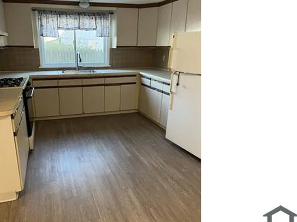 54A Pleasant St #1, Wareham, MA 02571