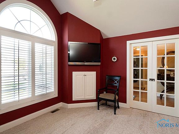 3rd image of 9343 Golf Creek Ln