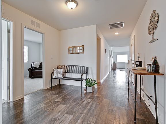 4th image of 860 Timber Lake Dr