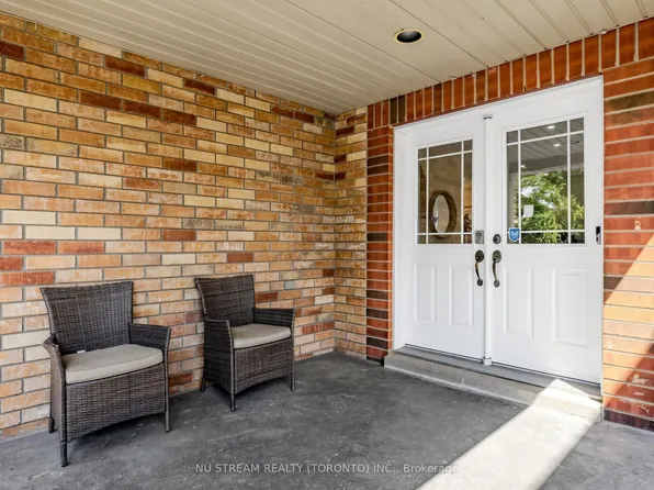 157 Bilbrough St, Aurora, ON L4G 7W7