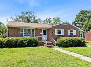 7 Briar Dr, Hampton, VA 23661