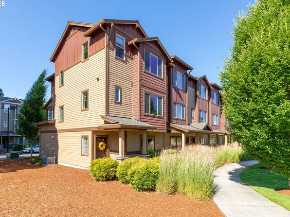 7952 NE Heiser St, Hillsboro, OR 97006