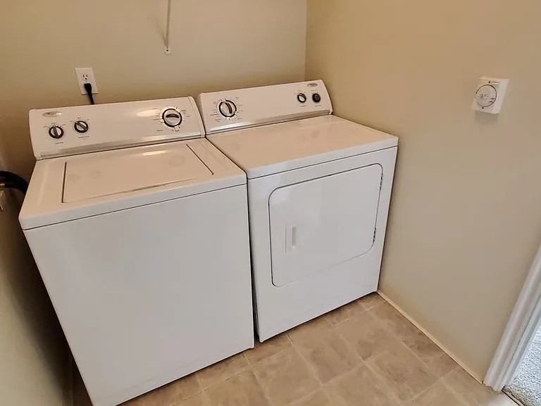 Parkwood Pointe Apartments — Photo 81