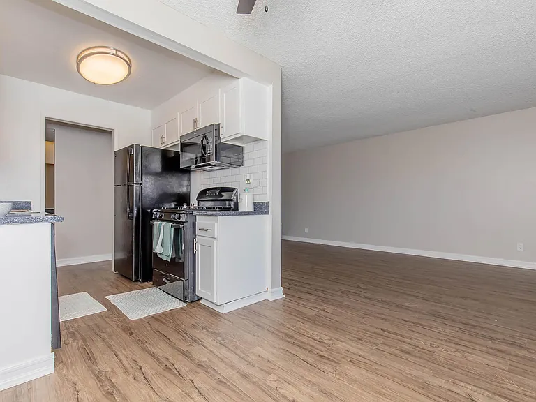 The Dylan Apartments — Photo 48