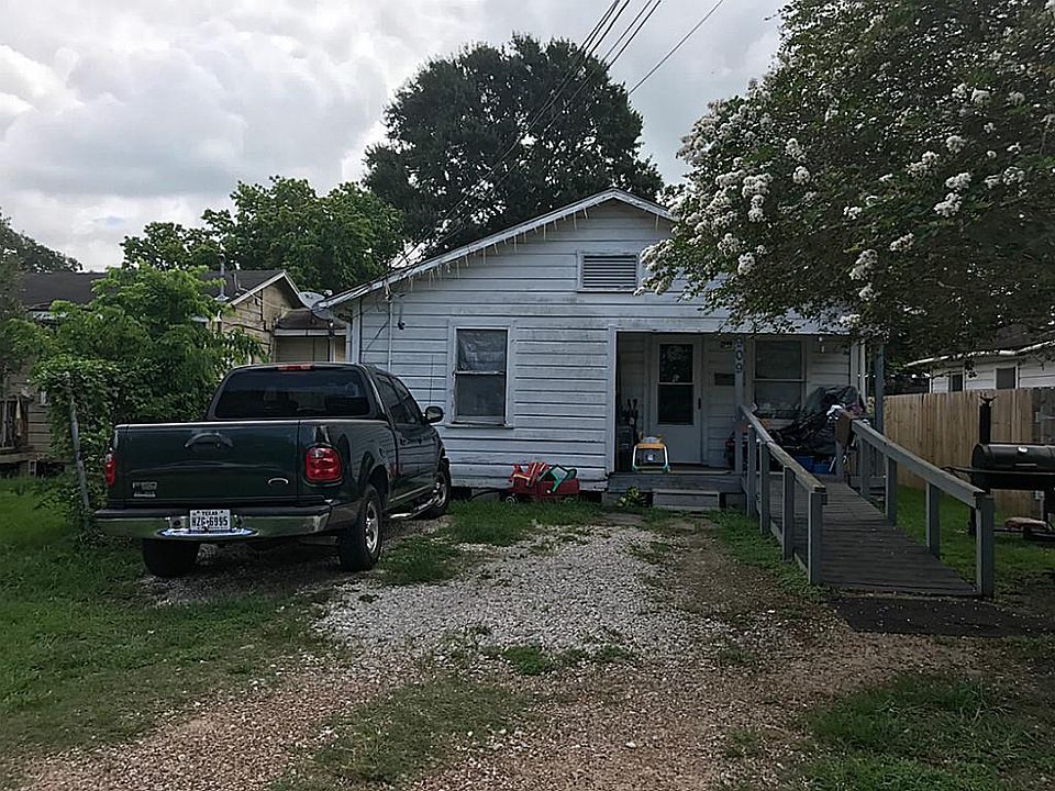 1st image of 909 S 5th St