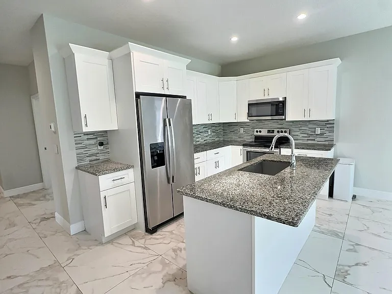 413 Martin Ave — Photo 4