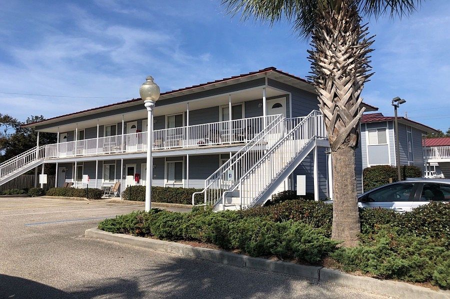 2nd image of 1664 Beach Blvd