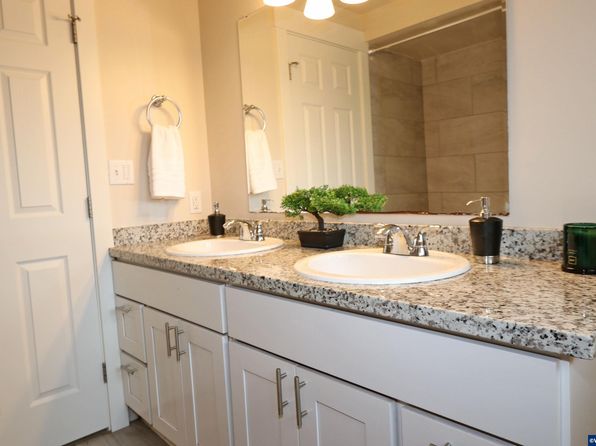 salem-oregon-449355435 picture