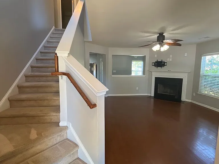 5064 Ballantine Dr — Photo 3