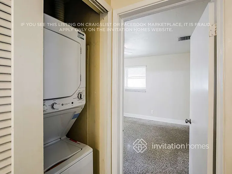 1755 SW 37th Way — Photo 7