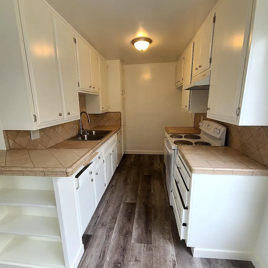 5555 W 8th St — Photo 4