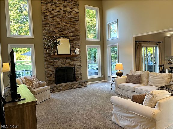 3rd image of 8575 Park Ridge Ln
