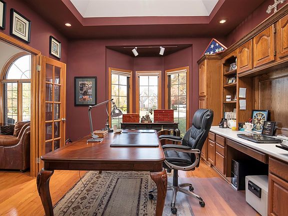 4th image of 4702 Red Oak Ct