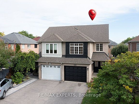 2nd image of 104 Echo Ridge Cres
