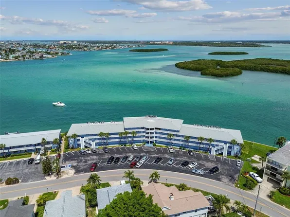 280 126th Ave APT 209, Treasure Island, FL 33706