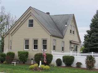 332 Suttons Ln, Edison, NJ 08817