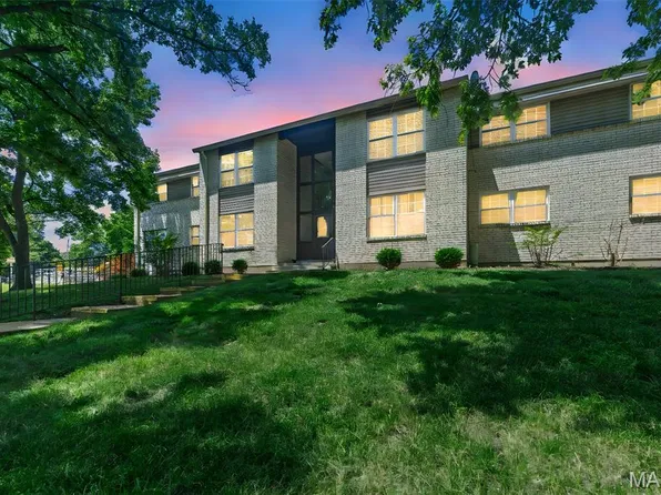 149 Cumberland Park Ct APT B, Ballwin, MO 63011