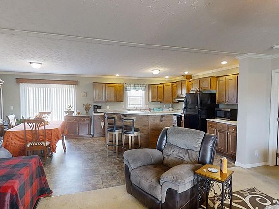 3rd image of 166 Horseshoe Dr