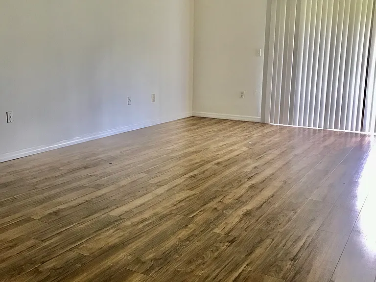 4405 S Semoran Blvd #5 — Photo 2