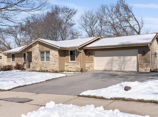 1566 Dover Dr, Waukesha, WI 53186