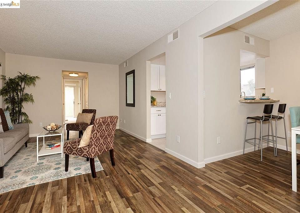 1st image of 41 Las Moradas Cir