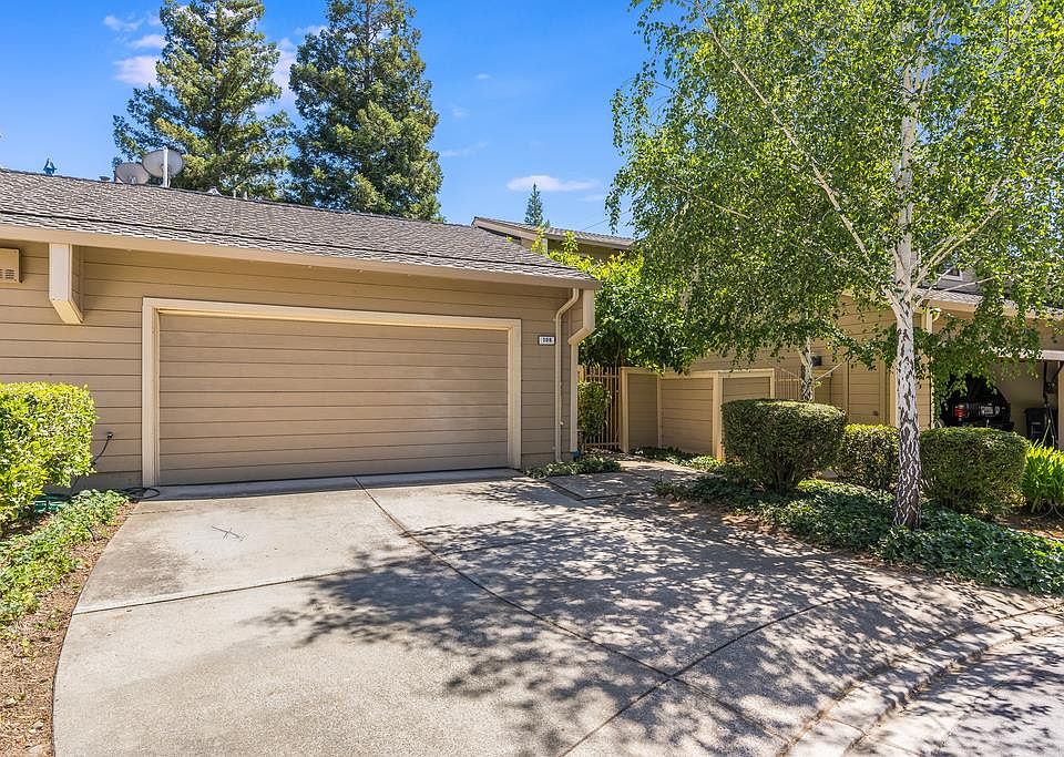 1st image of 106 Baintree Pl