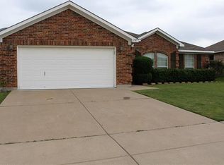 1707 Powder Horn Ln, Arlington, TX 76018