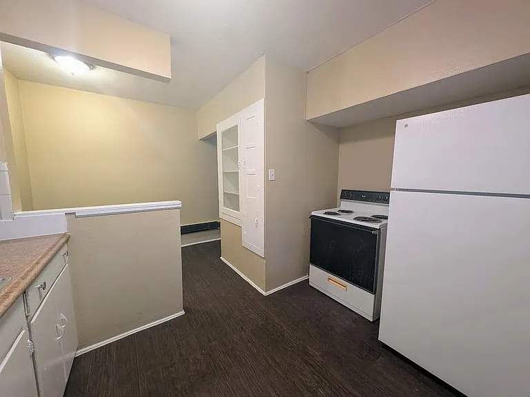 1325 E Sitka St #C — Photo 5