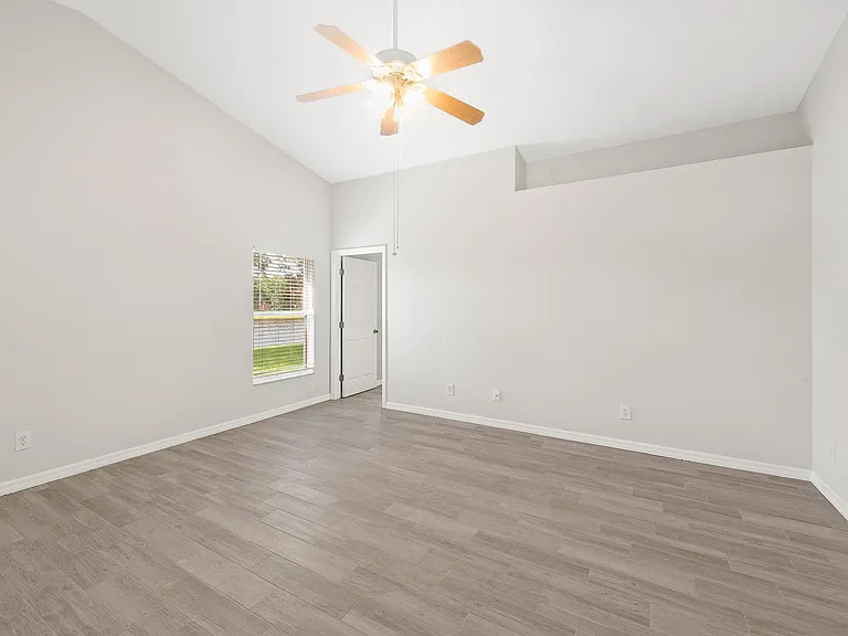 851 Wickham Lakes Dr — Photo 10