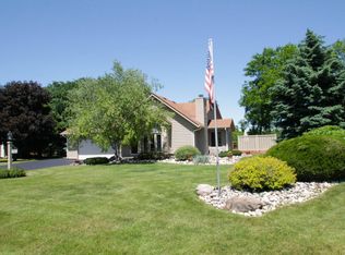 S51W23294 Partridge Ln, Waukesha, WI 53189