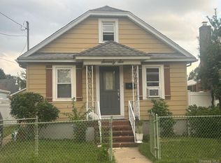 76 Robinwood Ave, Hempstead, NY 11550