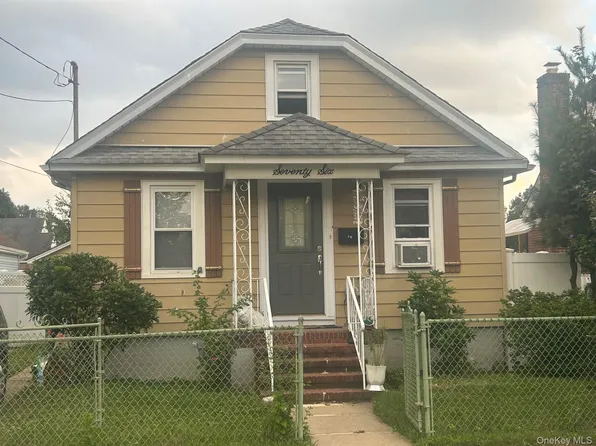 76 Robinwood Ave, Hempstead, NY 11550